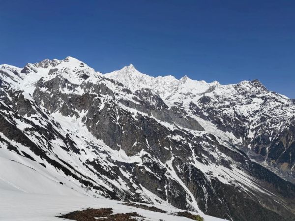 卡瓦格博徒步最佳时间_卡瓦格博转山路线怎么走