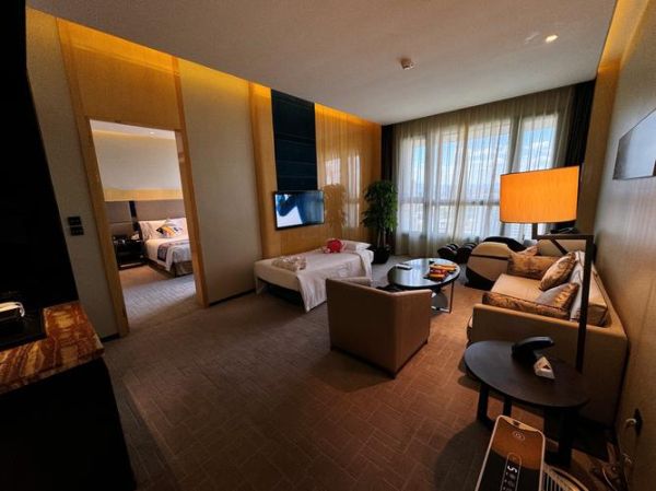 北京丽都皇冠假日酒店怎么样_值得住吗