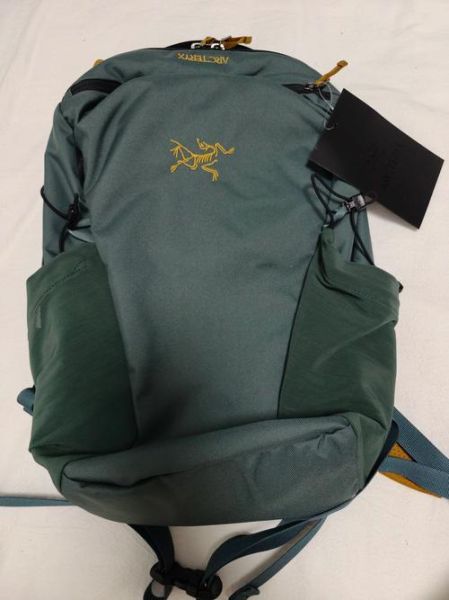 始祖鸟登山包哪款好_怎么选容量