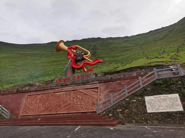 夹金山是高原吗_夹金山海拔多少米