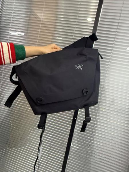 始祖鸟户外单肩包哪款好_始祖鸟单肩包怎么选