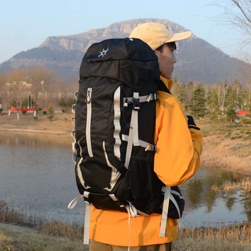 户外背包怎么选_登山背包多大容量合适