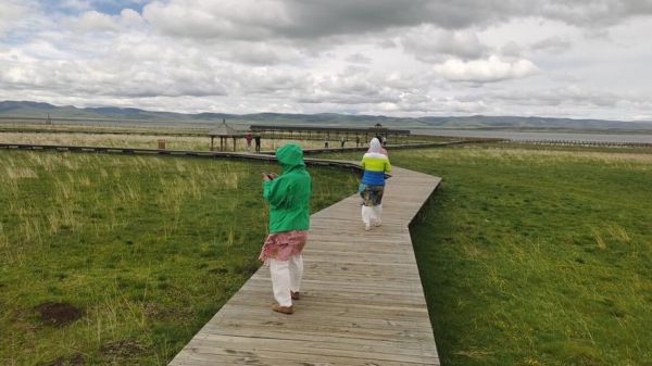 高原仲夏适合去哪里_高原仲夏穿什么衣服