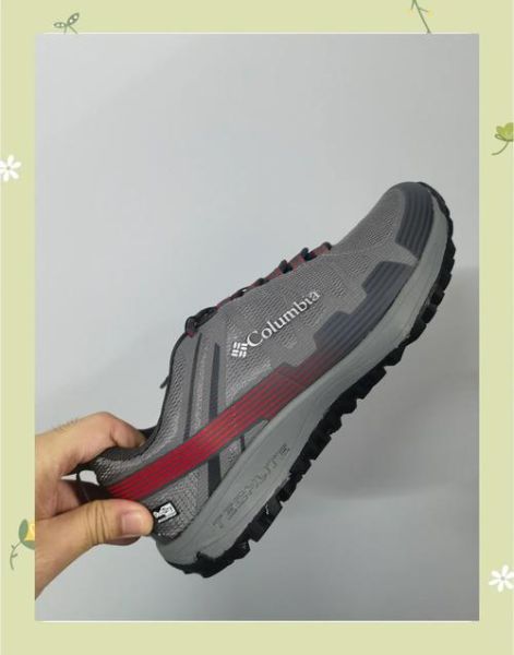 哥伦比亚和北面户外鞋哪个好_徒步鞋怎么选