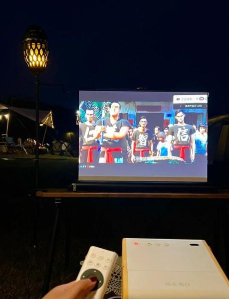 户外电影装备怎么选_露营投影幕布哪种好