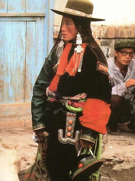 高原年轻时照片_高原早期形象对比