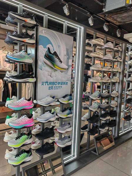 户外鞋服批发市场在哪里_如何拿到低价货源