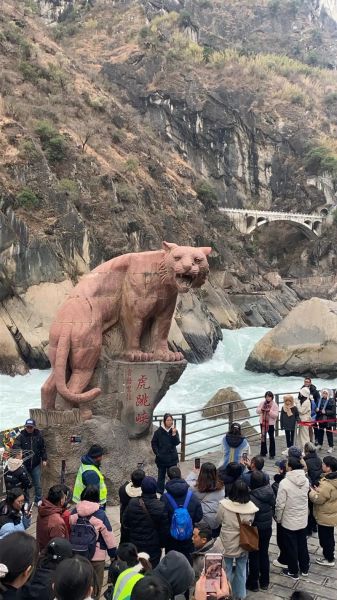 香格里拉属于高原吗_海拔多少米