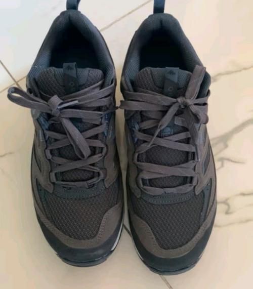 户外运动鞋哪个牌子好_徒步鞋和登山鞋区别