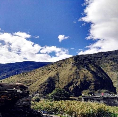 稻城高原雪域假日酒店怎么样_高原反应怎么缓解