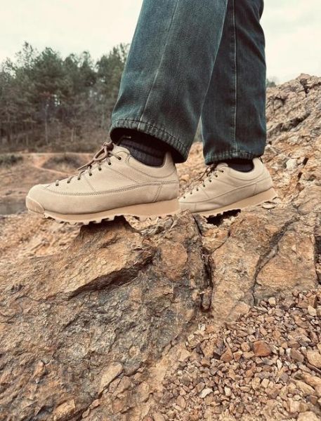 户外徒步鞋怎么选_防水透气徒步鞋推荐