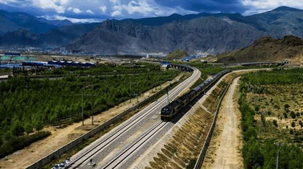 高原铁路建设难点_高原铁路对旅游的影响