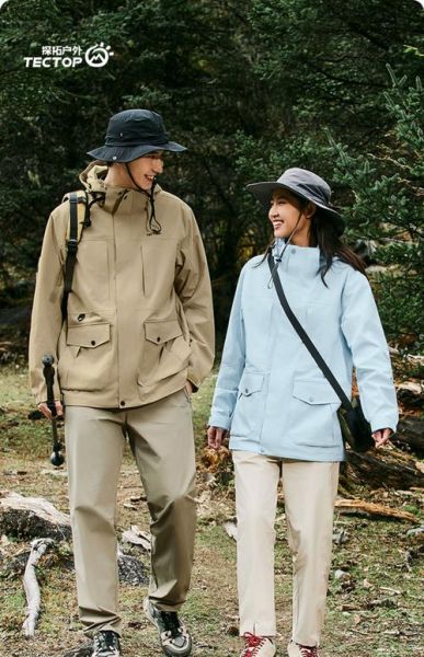 户外活动服饰怎么选_户外冲锋衣和速干裤哪个更重要