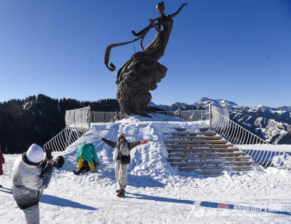 新疆冰雪旅游最佳时间_新疆冰雪旅游穿什么衣服