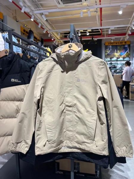 狼爪户外冲锋衣怎么样_狼爪和北面哪个更值得买