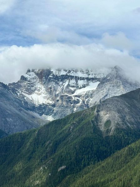 稻城亚丁高原反应怎么办_稻城亚丁海拔多少米