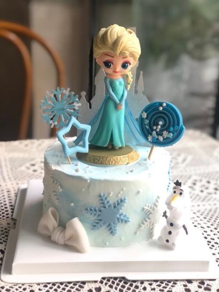 冰雪奇缘主题蛋糕怎么做_哪里买最划算
