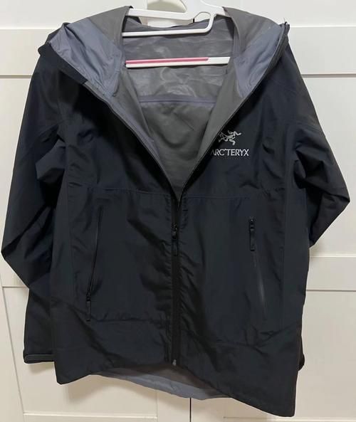 什么鸟冲锋衣怎么样_什么鸟和始祖鸟区别